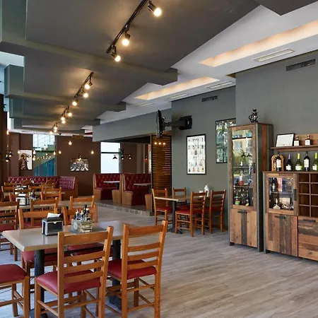 波罗度假酒店 3* 阳光海滩