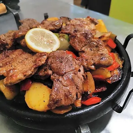 Pollo Lejlighedshotel 3*