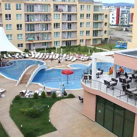 Pollo Apartmanhotel Napospart