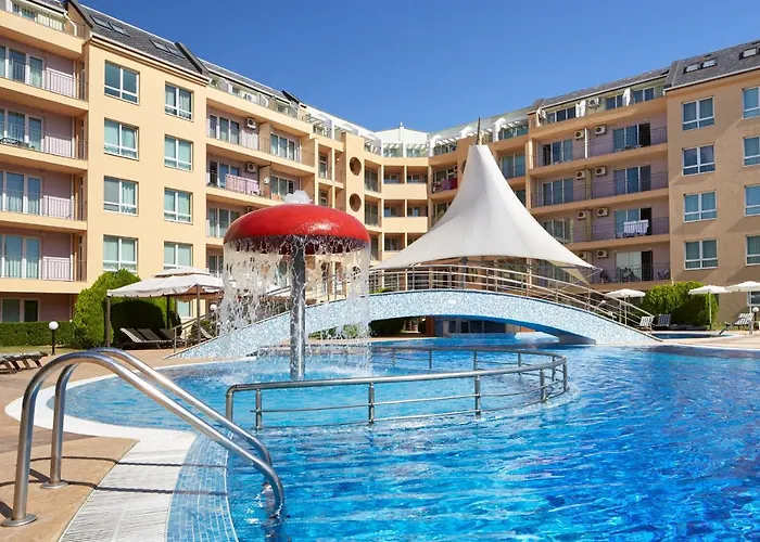 Pollo Aparthotel Sluneční pobřeží