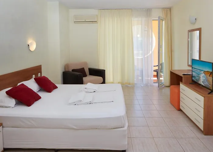 Pollo 3* סאני ביץ'