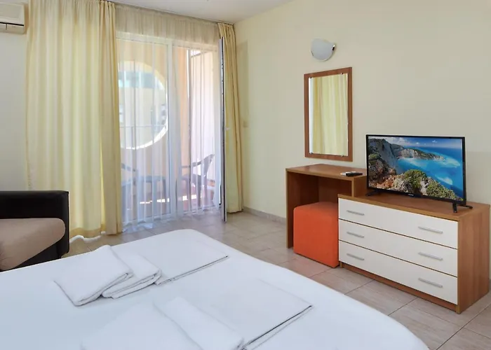 Pollo 3* סאני ביץ'