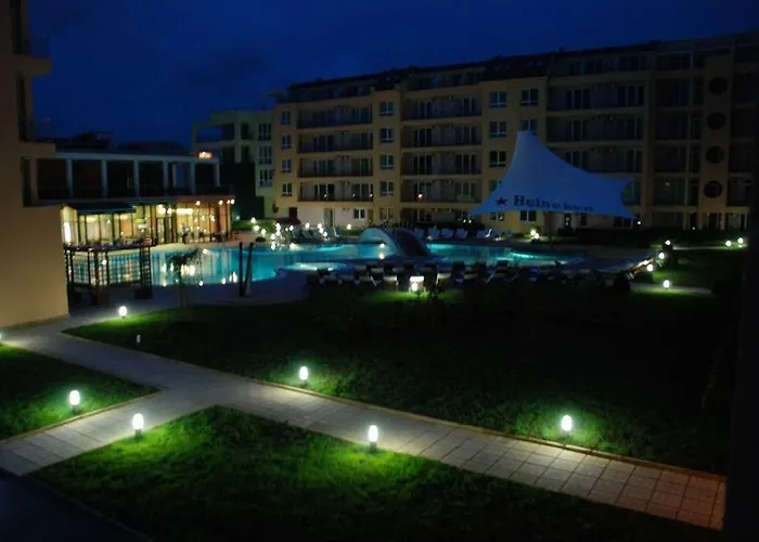 Pollo מלון דירות 3*