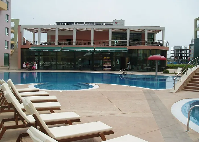 מלון דירות Pollo 3*